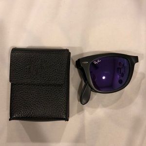 Black framed way-fare Ray Bans